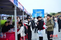 广西举办促就业专场招聘会 提供岗位超1.5万个